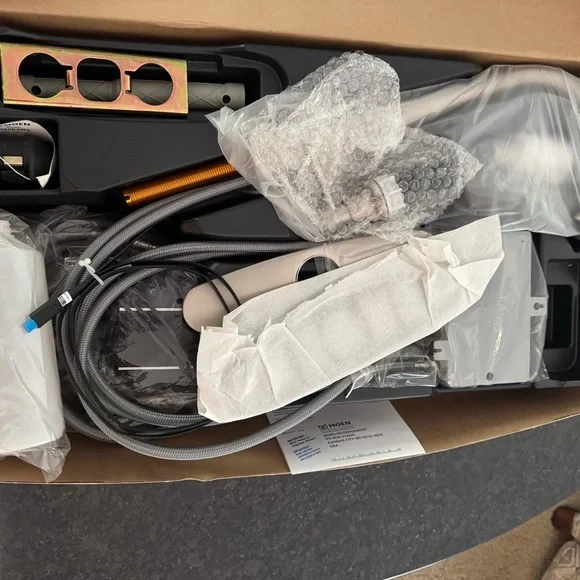 Moen MotionSense Hands-Free Kitchen Faucet - Silver - Picture 2 of 3